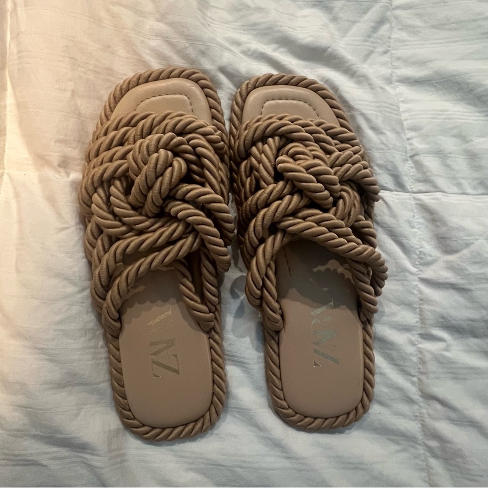 Zara Low Heeled Knotted Sandals